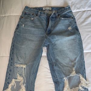 Abercrombie & Fitch High Rise Mom Jeans